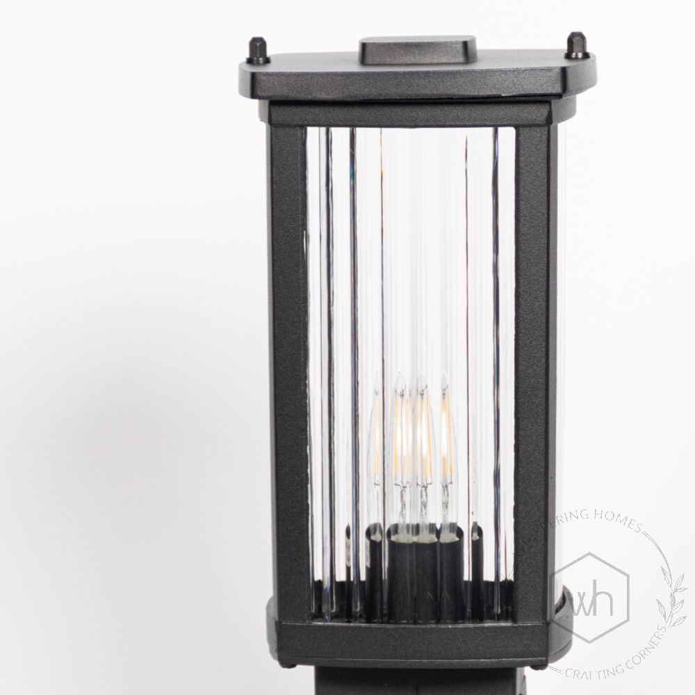 Retro Glass Outdoor Gate Lamp - Black Closeup