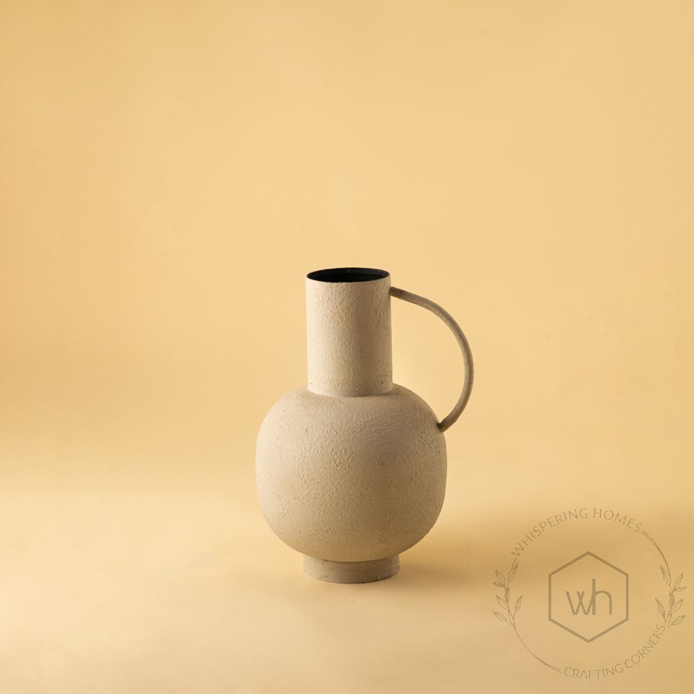 Kuzah Vase - Grey White Background