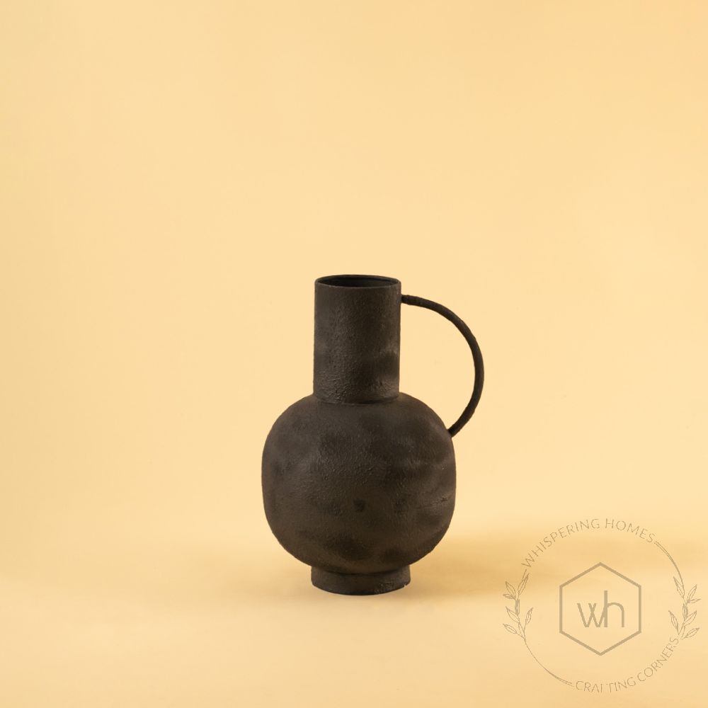 Kuzah Vase - Black White Background