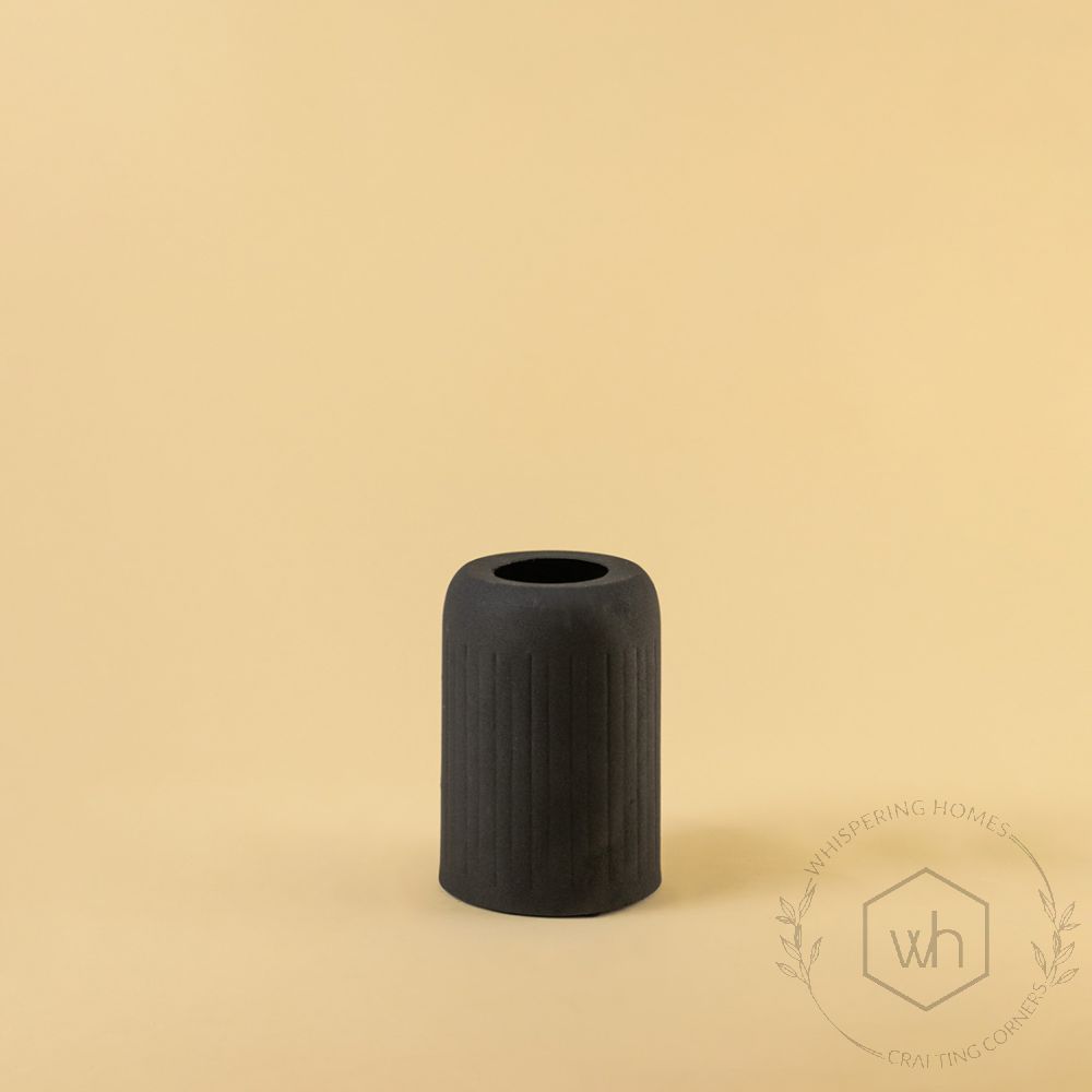 Papier Ridge Vase - Dark Grey White Background