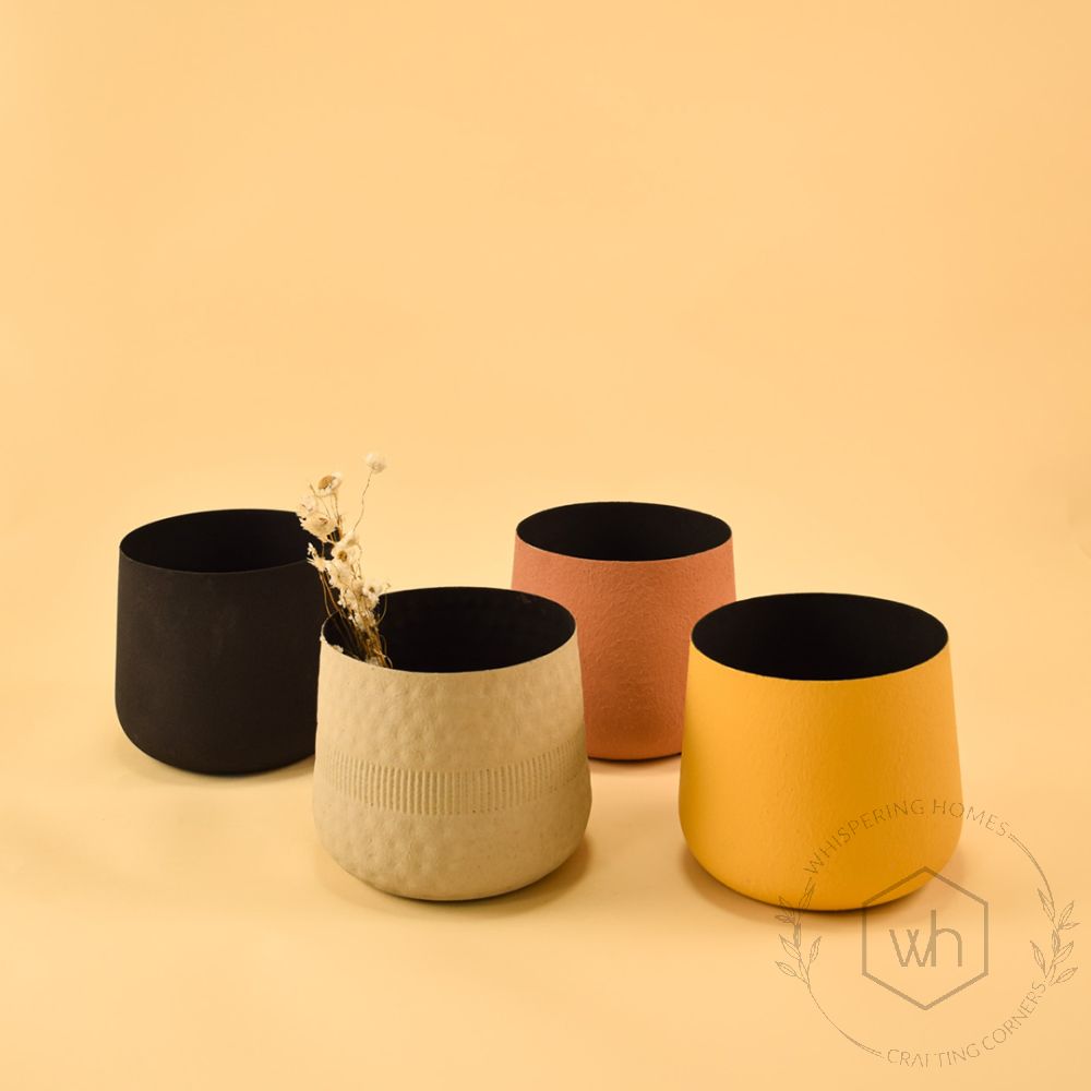 Meadow Vase - Black Grouped