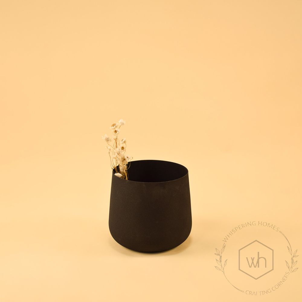 Meadow Vase - Black Lifestyle