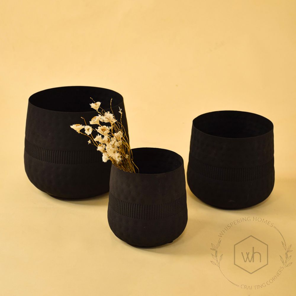 Harrappan Vase - Black Medium Grouped