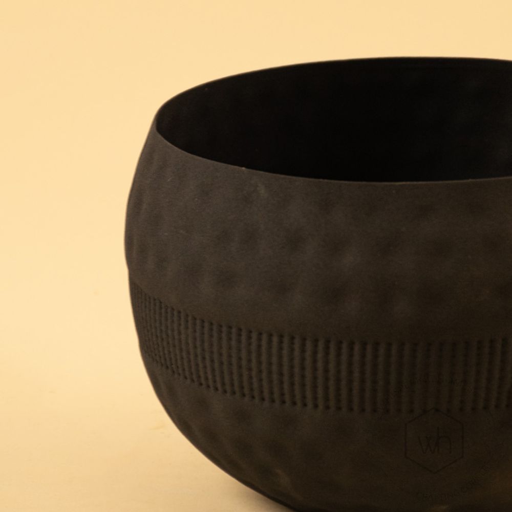 Zarb Vase - Black Large Closeup-1