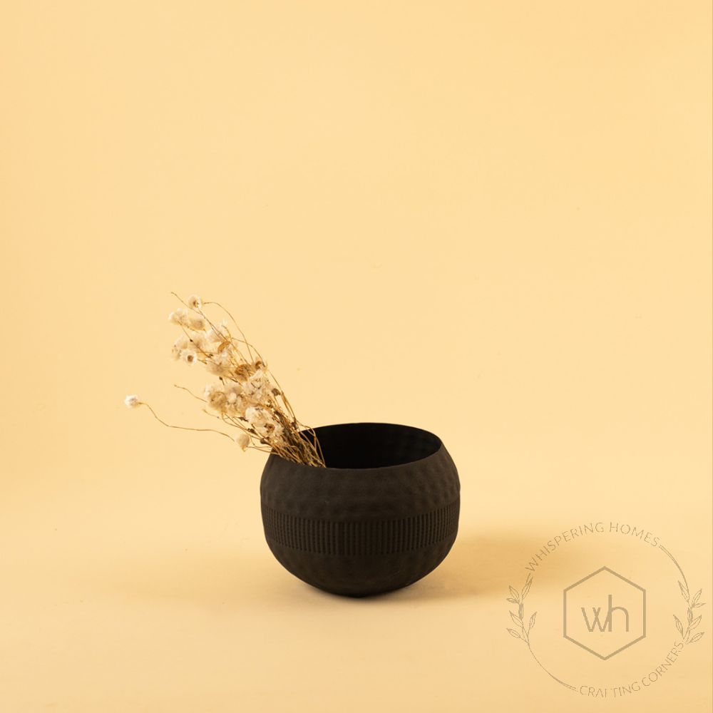 Zarb Vase - Black Small Lifestyle