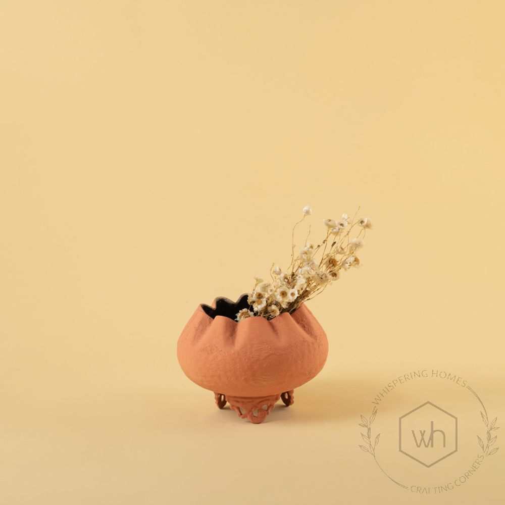 Gul Vase - Peach Small Lifestyle