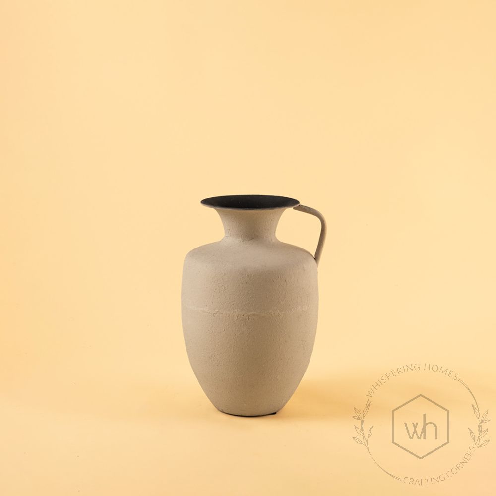 Kāseh Vase - Grey White Background