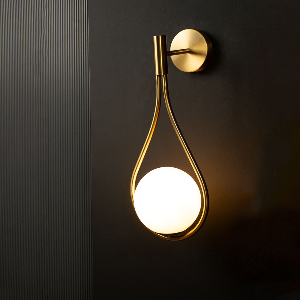 Suspension Aball Wall Light Light on black background