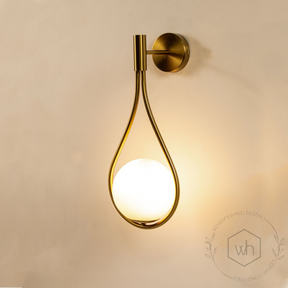 Suspension Aball Wall Light Light on white background