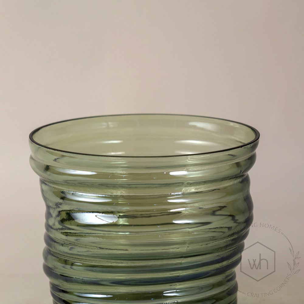 Camozzo Tall Modern Emerald Green Glass Vase Closeup