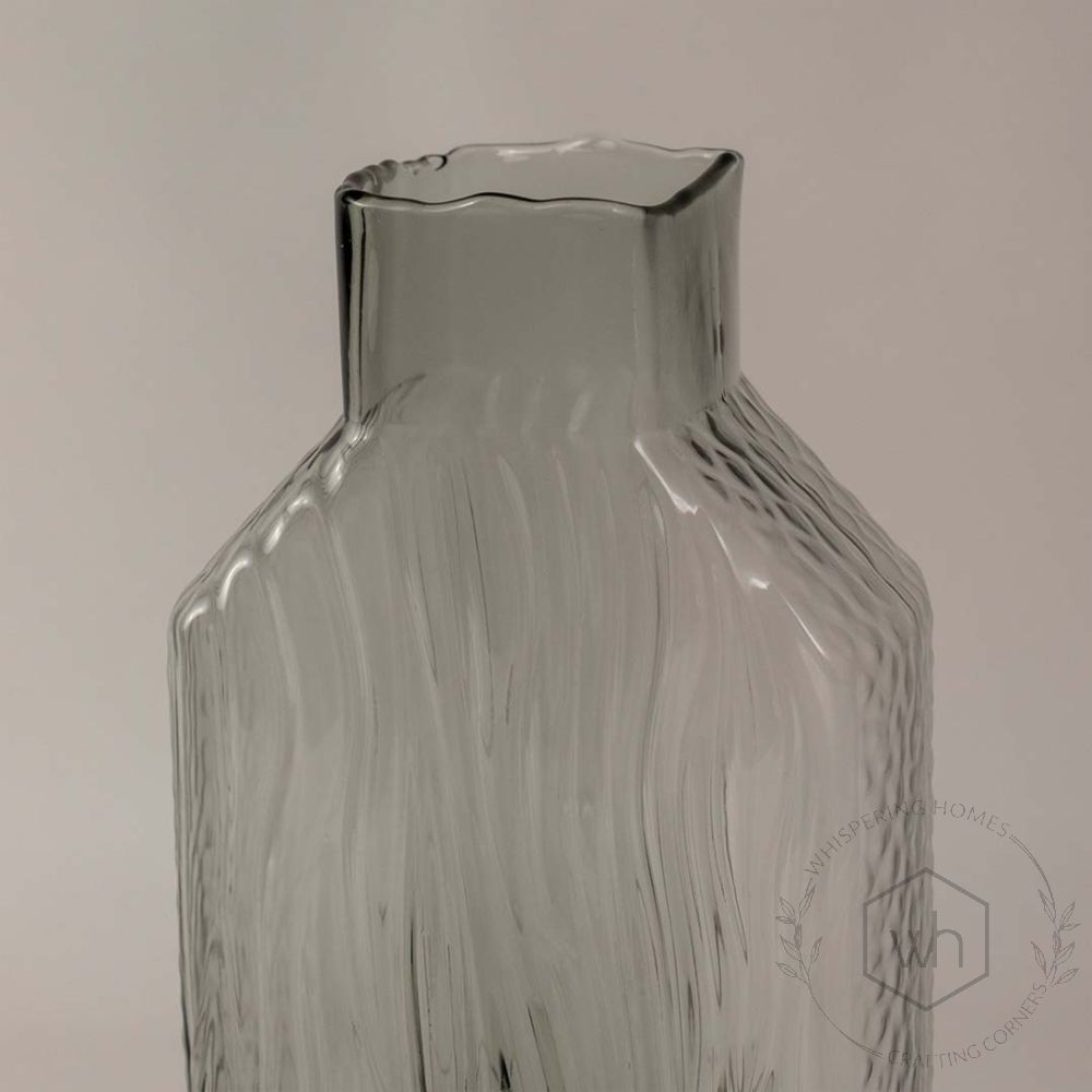 Clayre & Eef Glass Vase Closeup