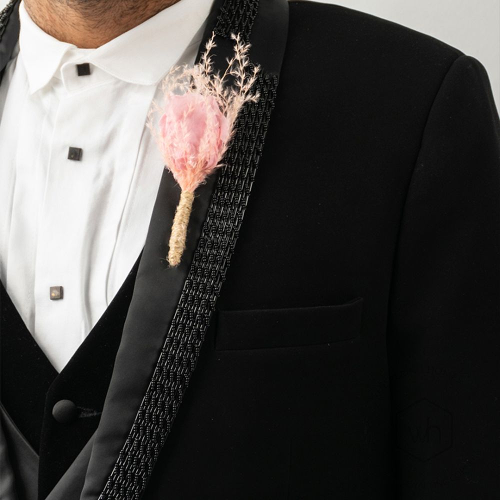 Cruz Boutonniere Black Background