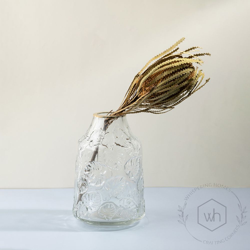 Perfect glass vase for displaying fresh flowers