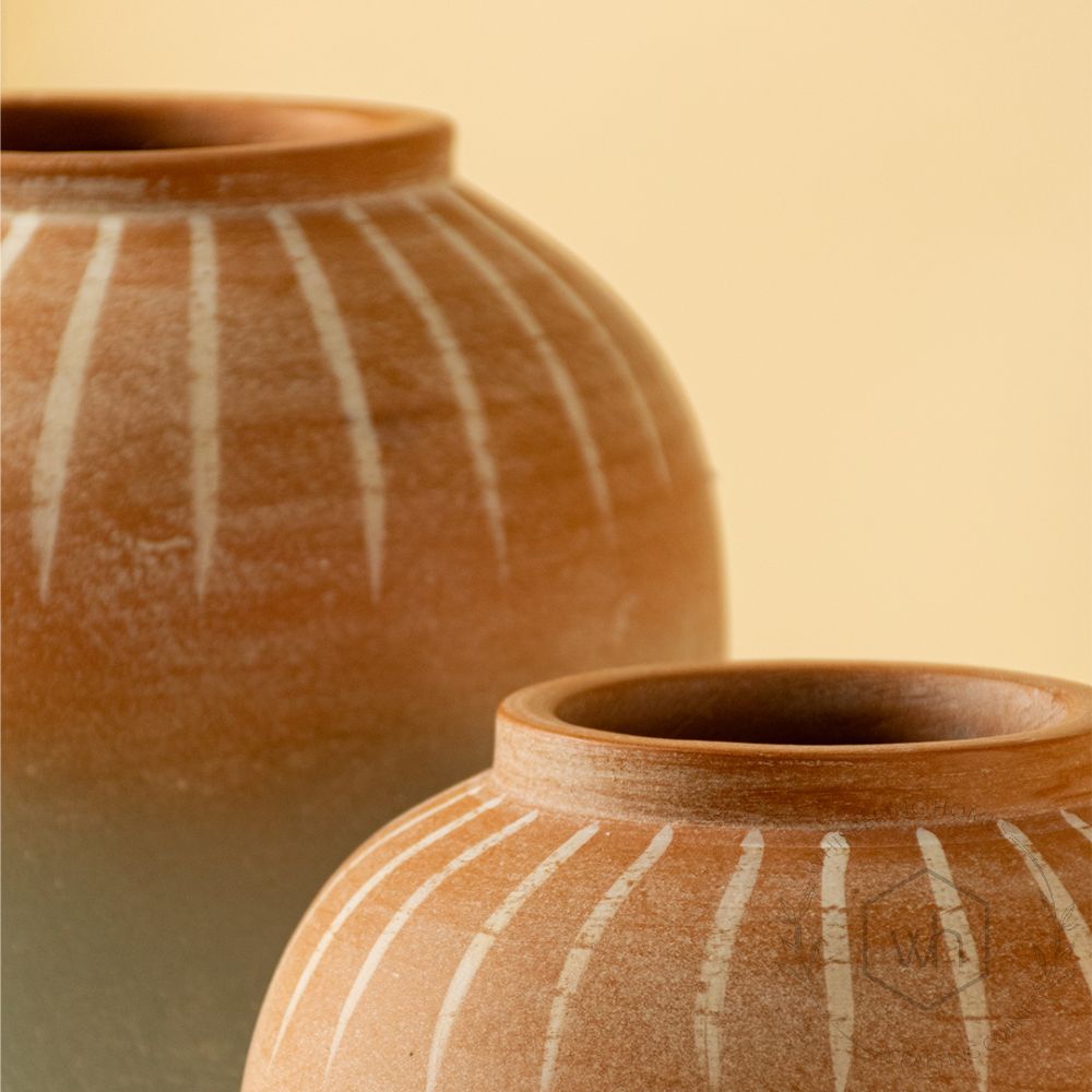 Mud Muse Terracotta Vase Medium Closeup 2