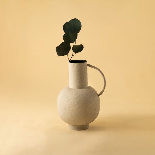 Kuzah Vase - Grey Lifestyle