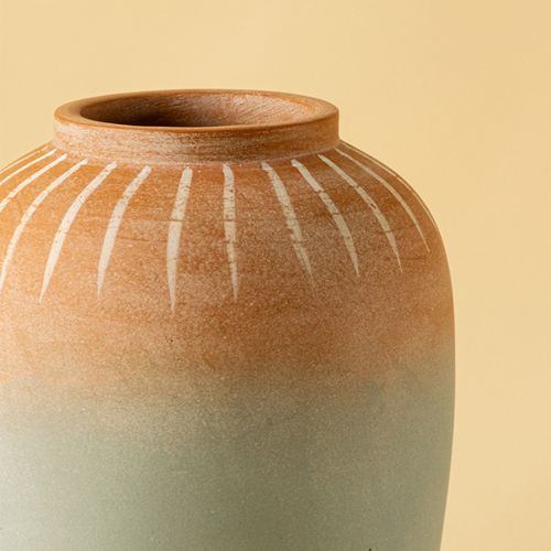 Mud Muse Terracotta Vase Medium Closeup 1